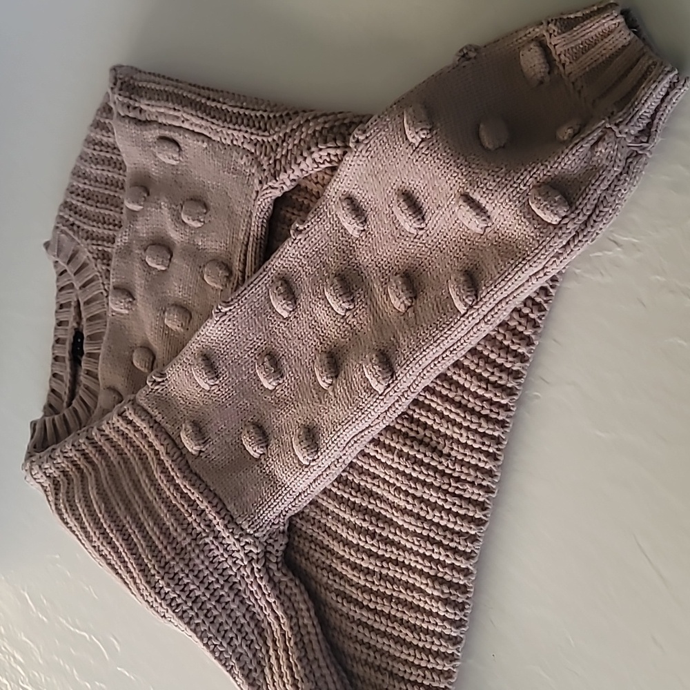 Moon & Madison Women's Sweater Sz Small Blush Tan Soft Cropped Bubble Dot Sleeve - Picture 4 of 8